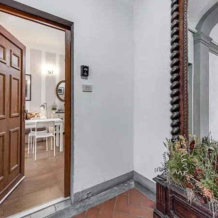 Cathedral Studio, San Lorenzo * فلورنس